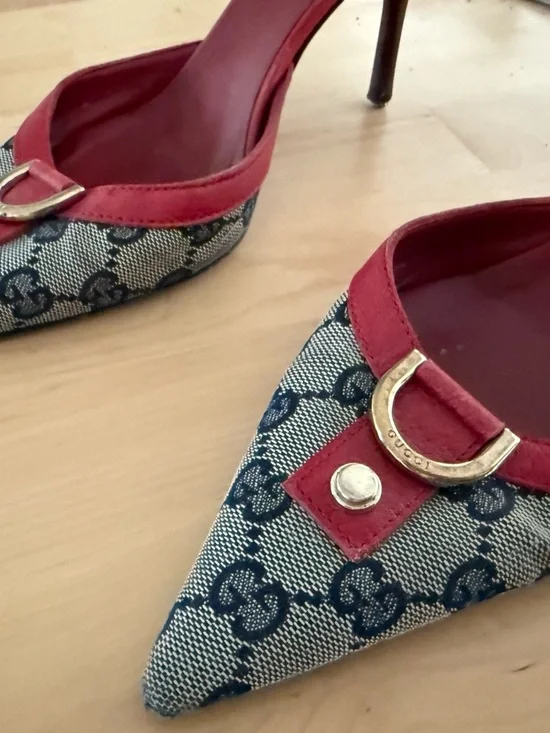 Gucci Navy GG Canvas Pointed Mules with Red Trim and Gold Hardware - Picture 4 of 10